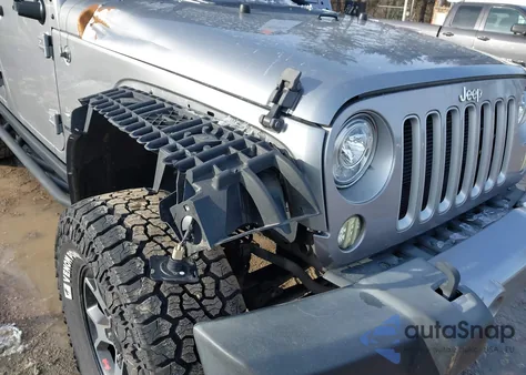 2017 Jeep Wrangler Unlimited Sahara 4X4 z USA, uszkodzony, nr VIN 1C4BJWEG5HL665324